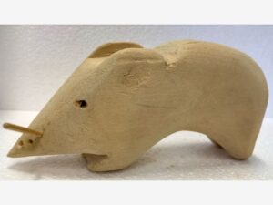 Maus. Hergestellt aus Holz. Erstellt im Technikunterricht.