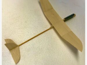 Segelflugzeug. Hergestellt aus Holz. Erstellt im Technikunterricht.
