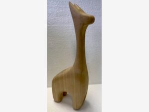 Giraffe. Hergestellt aus Holz. Erstellt im Technikunterricht.